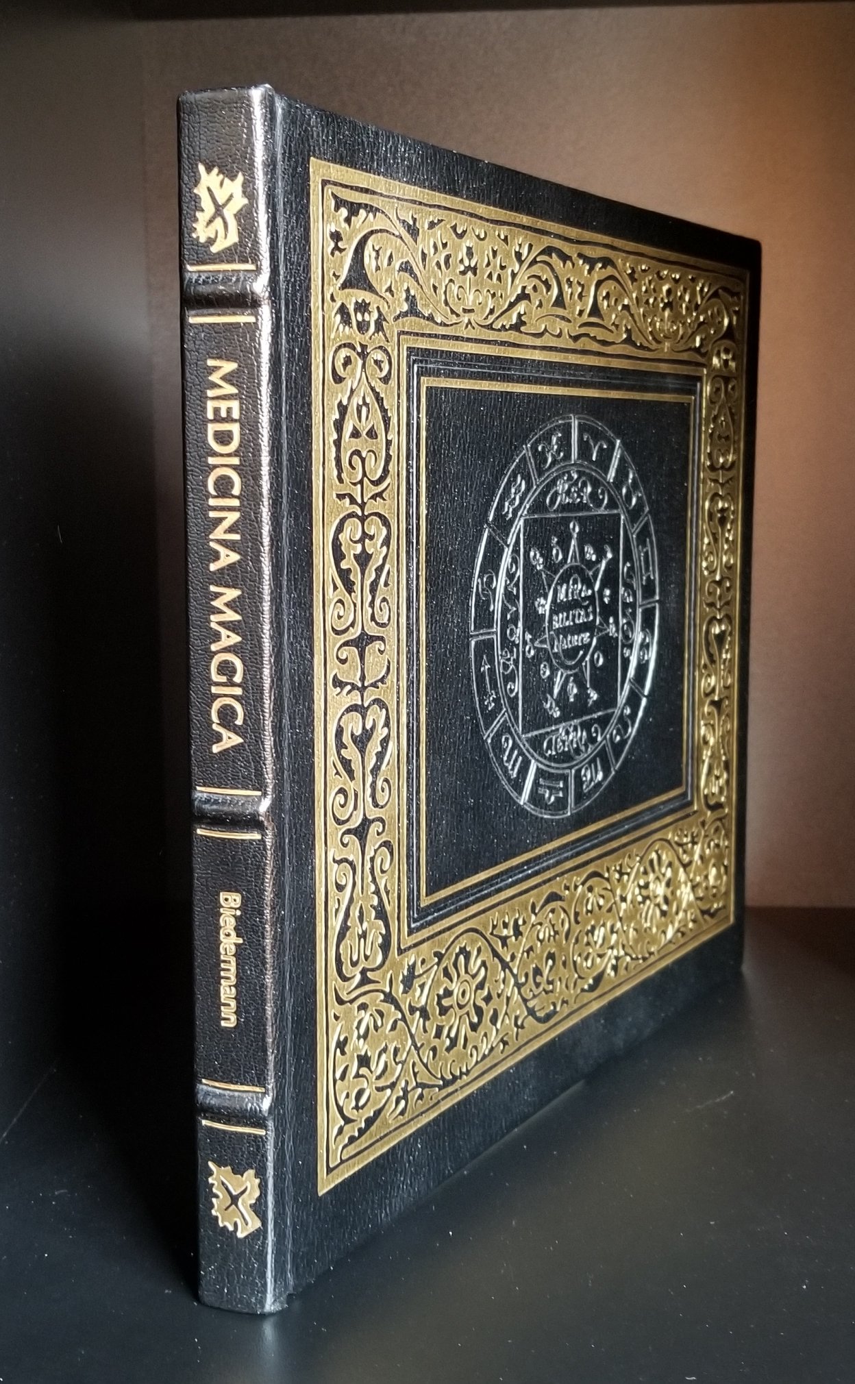 Image for Medicina Medica. Metaphysical Healing Methods in Late-antique and Medieval Manuscripts With Thirty Facsimile Plates. The Classics of Medicine Library.. With Booklet of Notes from the Editors included.